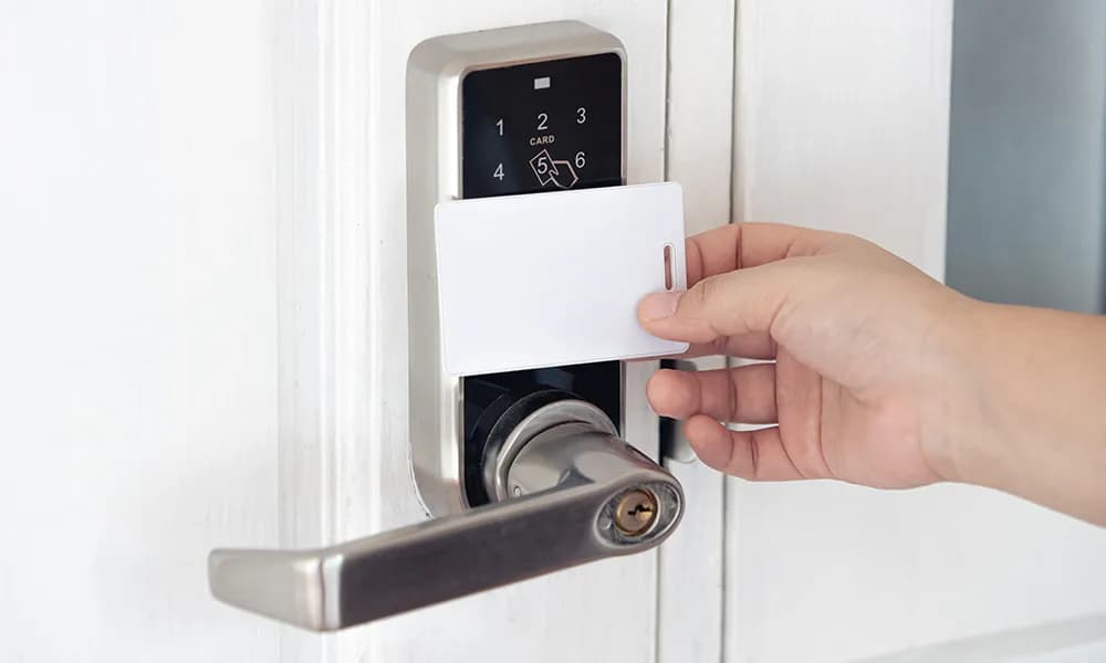 Zutrittskontrolle eines elektrischen Schließsystems