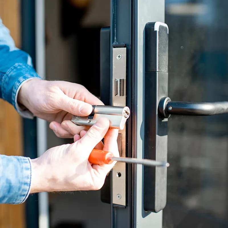 Schlüsseldienst Stuttgart – schnelle und günstige Türöffnung durch die K&I Schlüsseldienst GmbH.