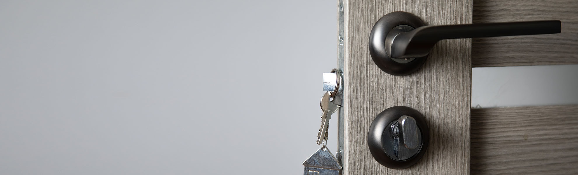 Stabile Haustür mit moderner Sicherheitsausstattung – umfassender Ratgeber für Türsicherheit im Jahr 2025